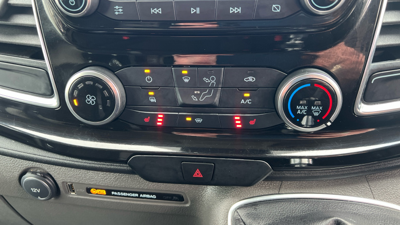 Ford Transit Custom 300 L1 Diesel Fwd 2.0 EcoBlue 130ps Low Roof Limited Van